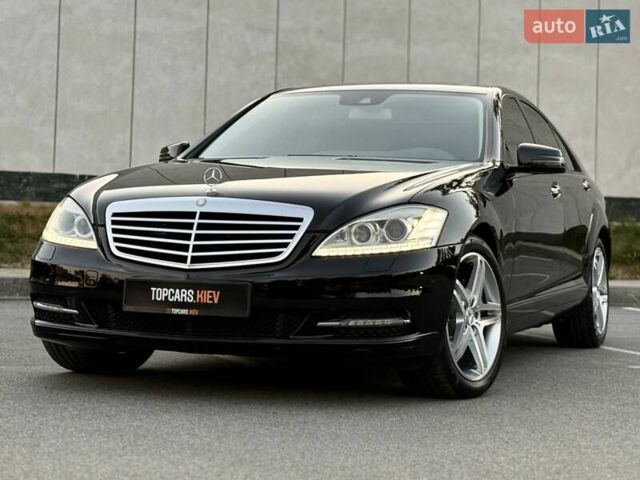 Чорний Мерседес С Клас, об'ємом двигуна 3 л та пробігом 211 тис. км за 23400 $, фото 2 на Automoto.ua