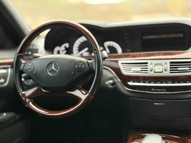 Черный Мерседес С Класс, объемом двигателя 4.7 л и пробегом 158 тыс. км за 12500 $, фото 15 на Automoto.ua