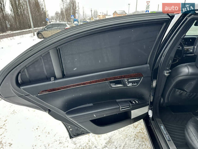 Черный Мерседес С Класс, объемом двигателя 5.5 л и пробегом 230 тыс. км за 17000 $, фото 29 на Automoto.ua
