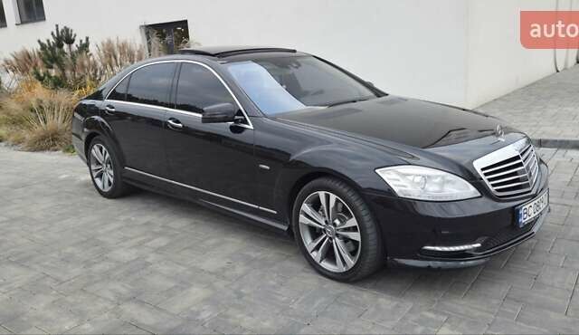 Чорний Мерседес С Клас, об'ємом двигуна 3 л та пробігом 315 тис. км за 18900 $, фото 4 на Automoto.ua