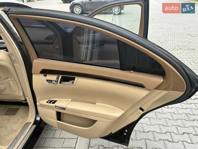 Черный Мерседес С Класс, объемом двигателя 5.5 л и пробегом 150 тыс. км за 17999 $, фото 23 на Automoto.ua