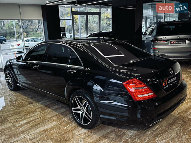 Черный Мерседес С Класс, объемом двигателя 4.7 л и пробегом 175 тыс. км за 24900 $, фото 13 на Automoto.ua