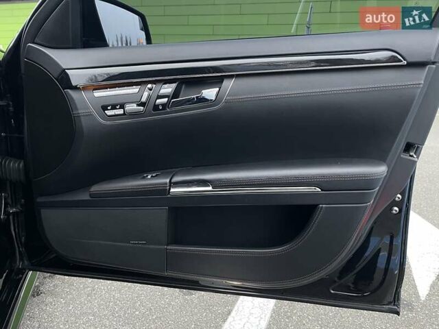 Чорний Мерседес С Клас, об'ємом двигуна 4.66 л та пробігом 227 тис. км за 16500 $, фото 35 на Automoto.ua