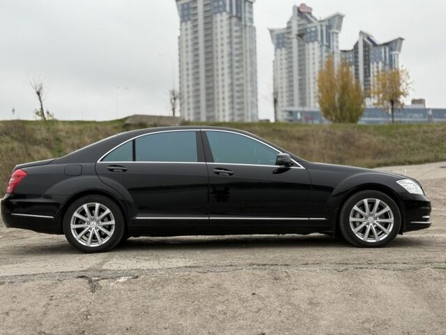 Черный Мерседес С Класс, объемом двигателя 4.7 л и пробегом 158 тыс. км за 12500 $, фото 7 на Automoto.ua