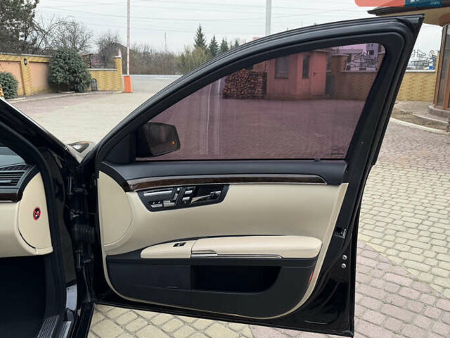 Чорний Мерседес С Клас, об'ємом двигуна 3 л та пробігом 260 тис. км за 18500 $, фото 78 на Automoto.ua