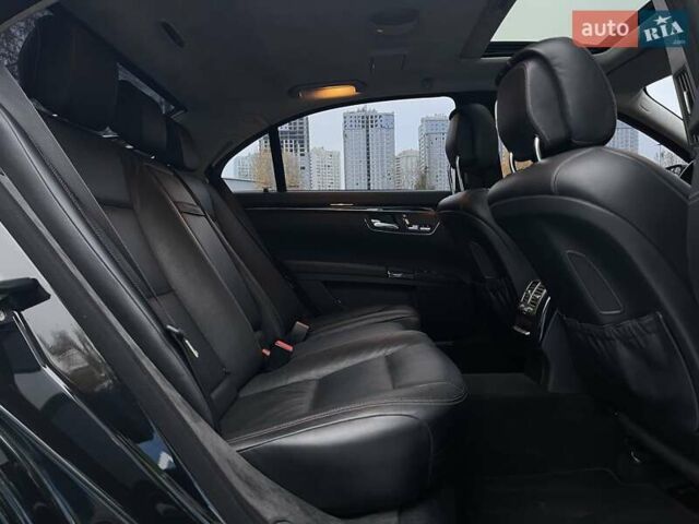 Чорний Мерседес С Клас, об'ємом двигуна 4.66 л та пробігом 227 тис. км за 16500 $, фото 41 на Automoto.ua