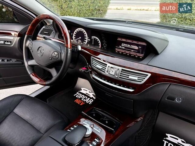 Чорний Мерседес С Клас, об'ємом двигуна 3 л та пробігом 211 тис. км за 23400 $, фото 48 на Automoto.ua