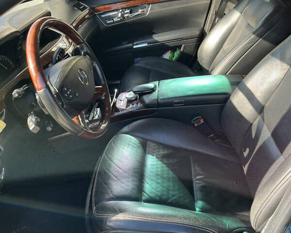 Черный Мерседес С Класс, объемом двигателя 4.66 л и пробегом 197 тыс. км за 21000 $, фото 12 на Automoto.ua