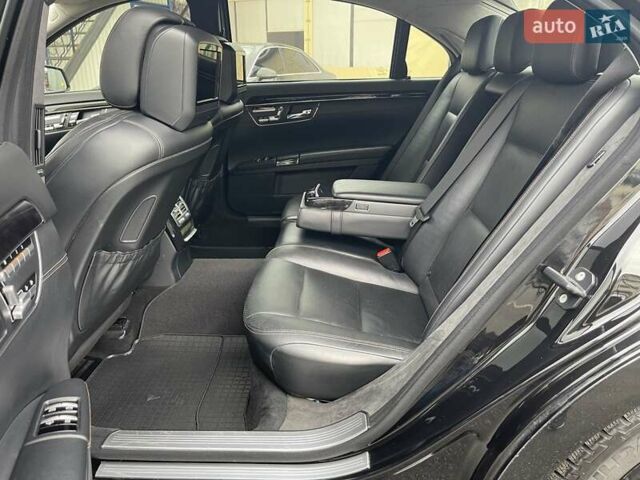 Черный Мерседес С Класс, объемом двигателя 3 л и пробегом 280 тыс. км за 19999 $, фото 22 на Automoto.ua