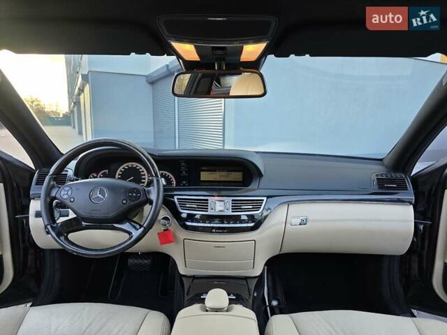 Черный Мерседес С Класс, объемом двигателя 4.7 л и пробегом 218 тыс. км за 17999 $, фото 57 на Automoto.ua