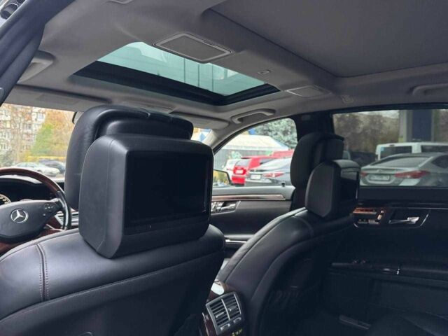 Черный Мерседес С Класс, объемом двигателя 4.7 л и пробегом 170 тыс. км за 13900 $, фото 11 на Automoto.ua