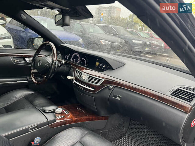 Чорний Мерседес С Клас, об'ємом двигуна 2.99 л та пробігом 258 тис. км за 18000 $, фото 42 на Automoto.ua