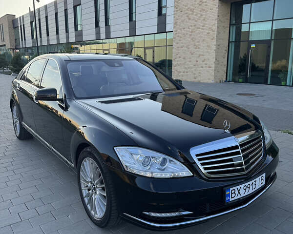 Черный Мерседес С Класс, объемом двигателя 4.7 л и пробегом 208 тыс. км за 23000 $, фото 1 на Automoto.ua