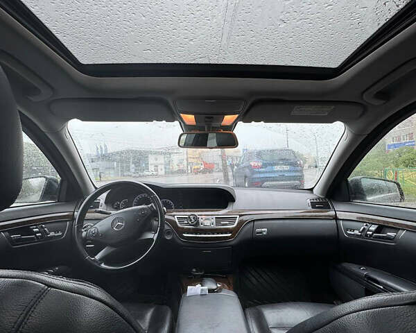 Черный Мерседес С Класс, объемом двигателя 2.1 л и пробегом 300 тыс. км за 13900 $, фото 7 на Automoto.ua