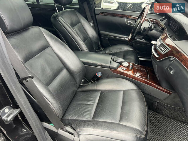 Чорний Мерседес С Клас, об'ємом двигуна 2.99 л та пробігом 258 тис. км за 18000 $, фото 41 на Automoto.ua