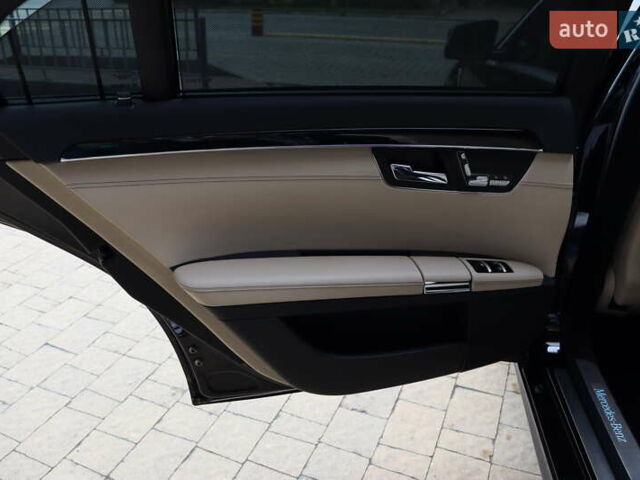 Черный Мерседес С Класс, объемом двигателя 4.7 л и пробегом 179 тыс. км за 17900 $, фото 30 на Automoto.ua