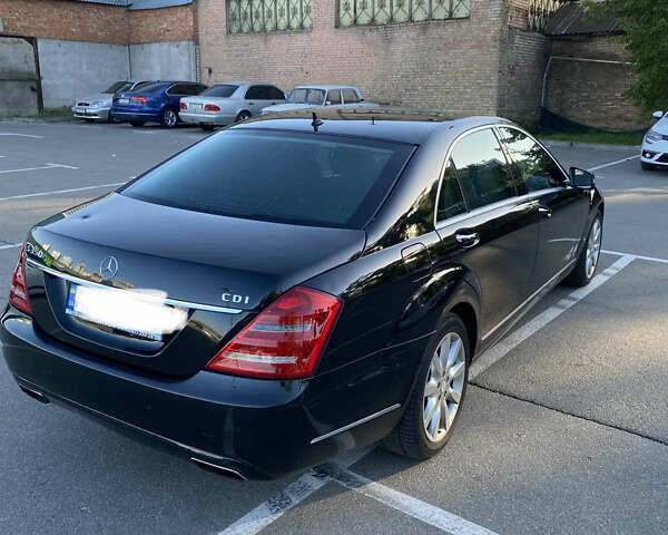 Черный Мерседес С Класс, объемом двигателя 2.1 л и пробегом 300 тыс. км за 13900 $, фото 3 на Automoto.ua