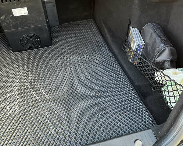 Черный Мерседес С Класс, объемом двигателя 4.66 л и пробегом 197 тыс. км за 21000 $, фото 25 на Automoto.ua