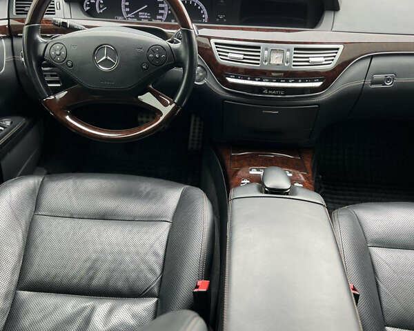 Мерседес С Класс 2012 в Черкассах на Automoto.ua Черный Мерседес С Класс, объемом двигателя 4.7 л и пробегом 150 тыс. км за 17500 $, фото 3 на Automoto.ua