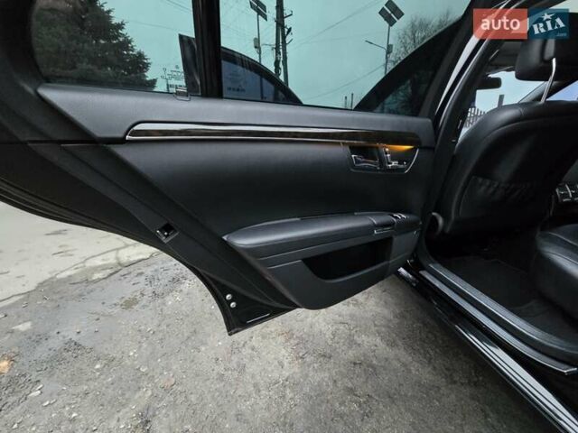 Черный Мерседес С Класс, объемом двигателя 3.5 л и пробегом 188 тыс. км за 14999 $, фото 34 на Automoto.ua