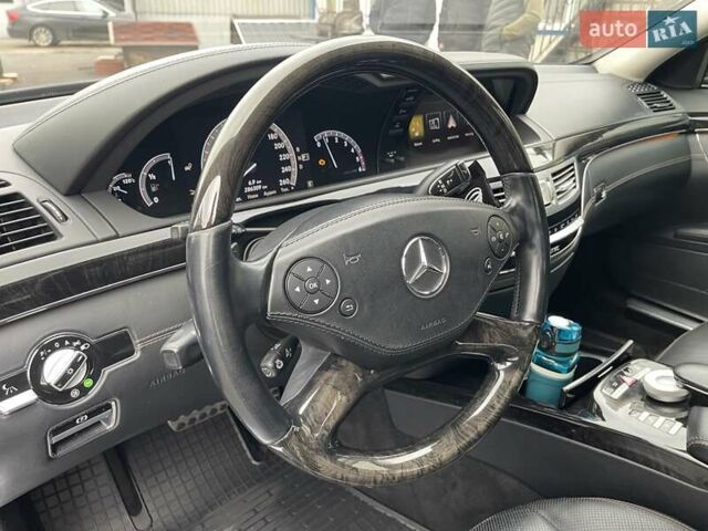 Черный Мерседес С Класс, объемом двигателя 3 л и пробегом 280 тыс. км за 19999 $, фото 8 на Automoto.ua