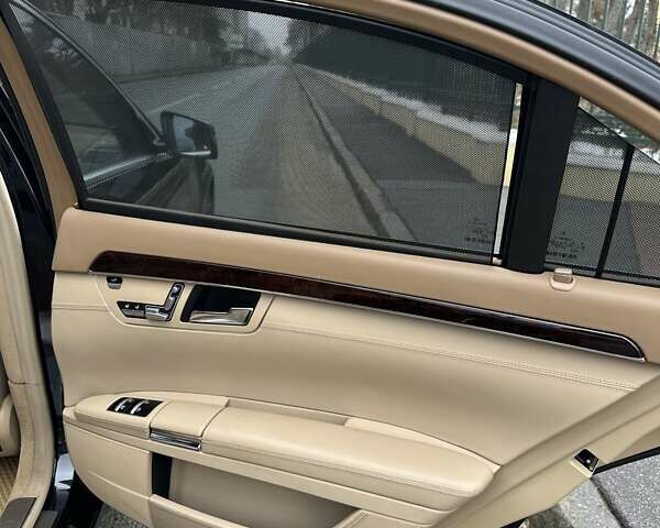 Черный Мерседес С Класс, объемом двигателя 4.66 л и пробегом 170 тыс. км за 21900 $, фото 36 на Automoto.ua