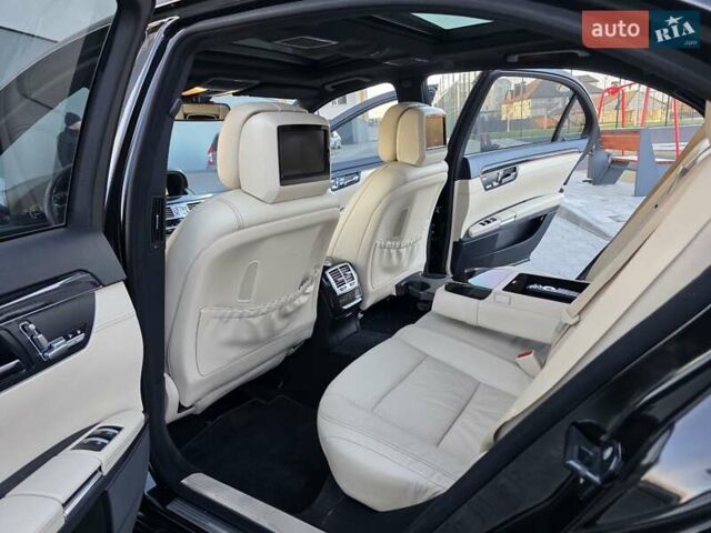 Черный Мерседес С Класс, объемом двигателя 4.7 л и пробегом 218 тыс. км за 17999 $, фото 58 на Automoto.ua