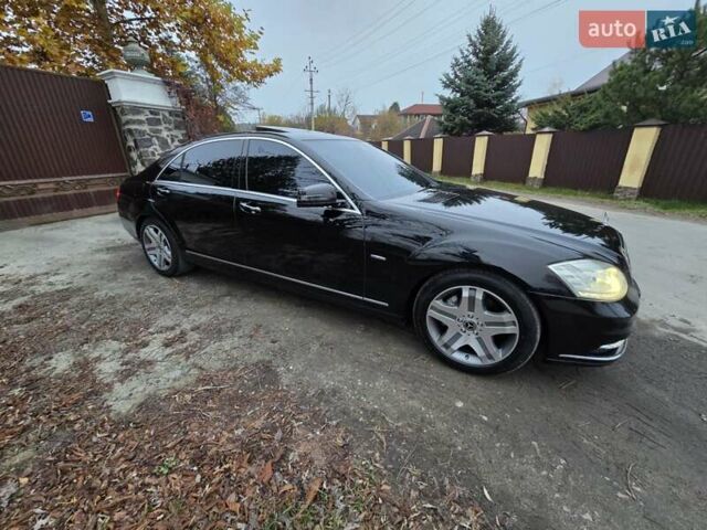 Черный Мерседес С Класс, объемом двигателя 3.5 л и пробегом 188 тыс. км за 14999 $, фото 51 на Automoto.ua