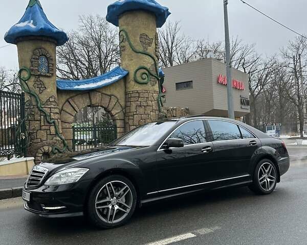 Черный Мерседес С Класс, объемом двигателя 4.66 л и пробегом 170 тыс. км за 21900 $, фото 11 на Automoto.ua