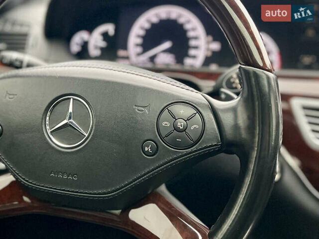 Чорний Мерседес С Клас, об'ємом двигуна 2.99 л та пробігом 258 тис. км за 18000 $, фото 22 на Automoto.ua