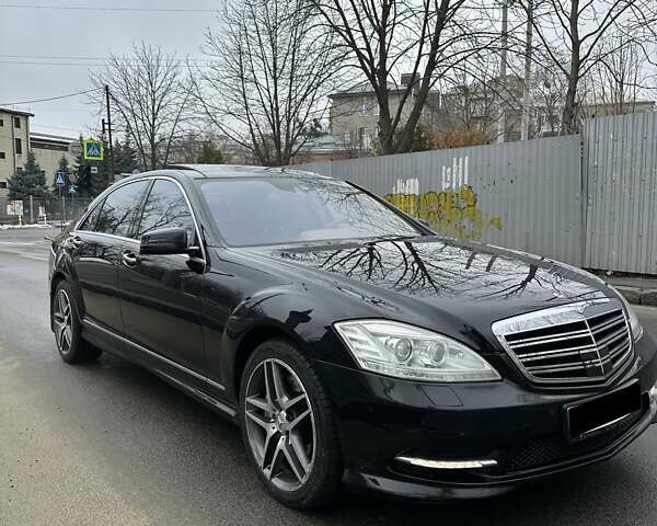 Черный Мерседес С Класс, объемом двигателя 4.66 л и пробегом 170 тыс. км за 21900 $, фото 24 на Automoto.ua