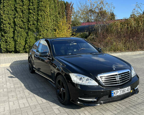 Черный Мерседес С Класс, объемом двигателя 4.66 л и пробегом 197 тыс. км за 21000 $, фото 11 на Automoto.ua
