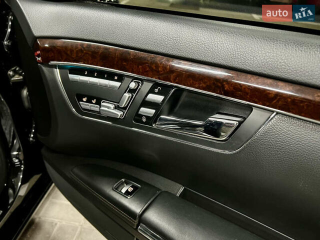 Чорний Мерседес С Клас, об'ємом двигуна 2.99 л та пробігом 258 тис. км за 19500 $, фото 44 на Automoto.ua