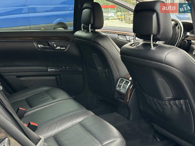 Черный Мерседес С Класс, объемом двигателя 2.99 л и пробегом 320 тыс. км за 21500 $, фото 26 на Automoto.ua