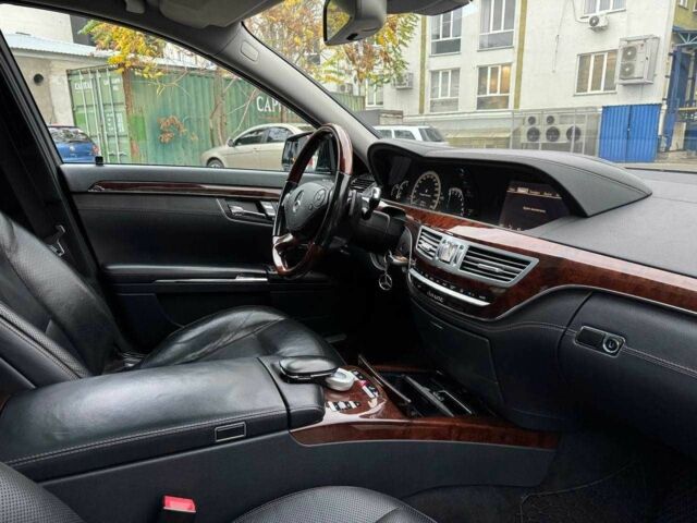 Черный Мерседес С Класс, объемом двигателя 4.7 л и пробегом 170 тыс. км за 13900 $, фото 15 на Automoto.ua