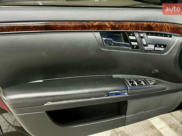 Чорний Мерседес С Клас, об'ємом двигуна 2.99 л та пробігом 258 тис. км за 19500 $, фото 18 на Automoto.ua