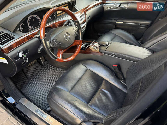 Чорний Мерседес С Клас, об'ємом двигуна 4.66 л та пробігом 221 тис. км за 15900 $, фото 15 на Automoto.ua