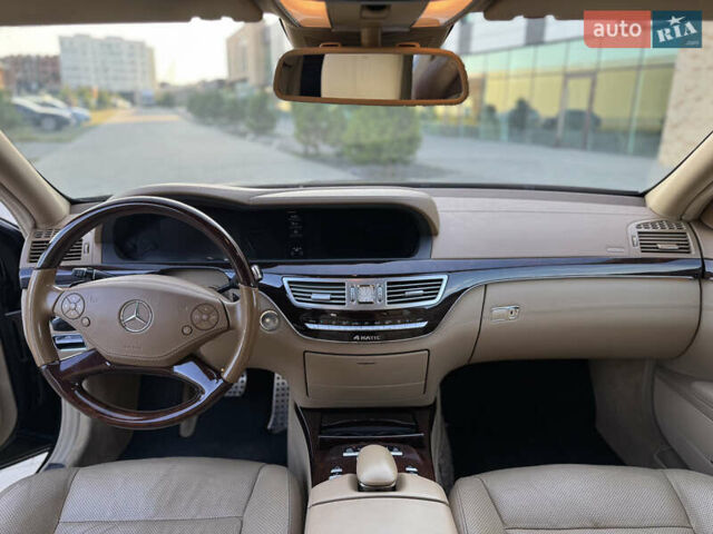 Черный Мерседес С Класс, объемом двигателя 4.7 л и пробегом 208 тыс. км за 23000 $, фото 9 на Automoto.ua