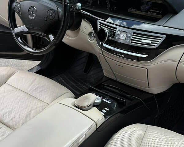 Чорний Мерседес С Клас, об'ємом двигуна 4.7 л та пробігом 212 тис. км за 16200 $, фото 53 на Automoto.ua