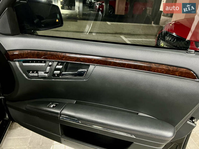 Чорний Мерседес С Клас, об'ємом двигуна 2.99 л та пробігом 258 тис. км за 19500 $, фото 45 на Automoto.ua