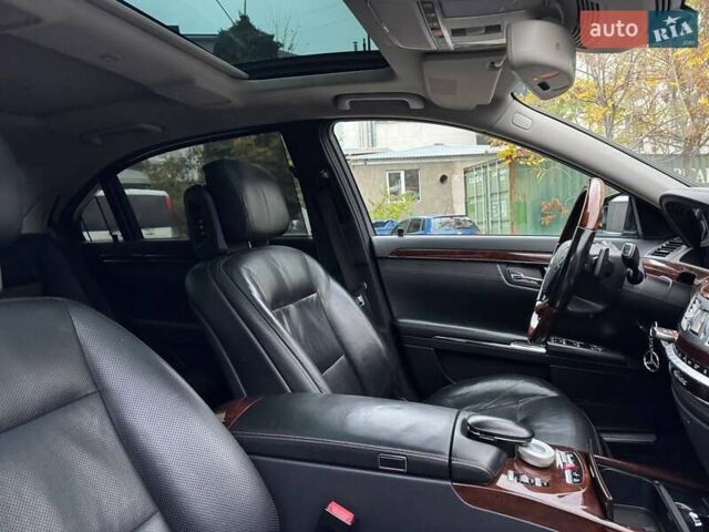 Черный Мерседес С Класс, объемом двигателя 4.7 л и пробегом 170 тыс. км за 13900 $, фото 14 на Automoto.ua