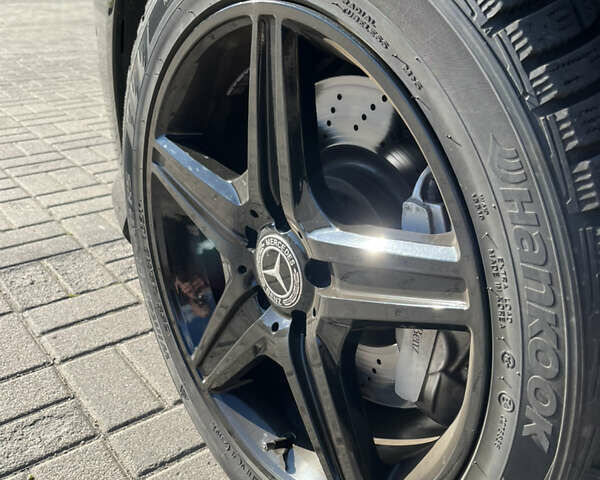 Черный Мерседес С Класс, объемом двигателя 4.66 л и пробегом 197 тыс. км за 21000 $, фото 27 на Automoto.ua