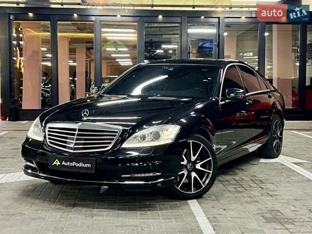 Чорний Мерседес С Клас, об'ємом двигуна 2.99 л та пробігом 258 тис. км за 19500 $, фото 2 на Automoto.ua