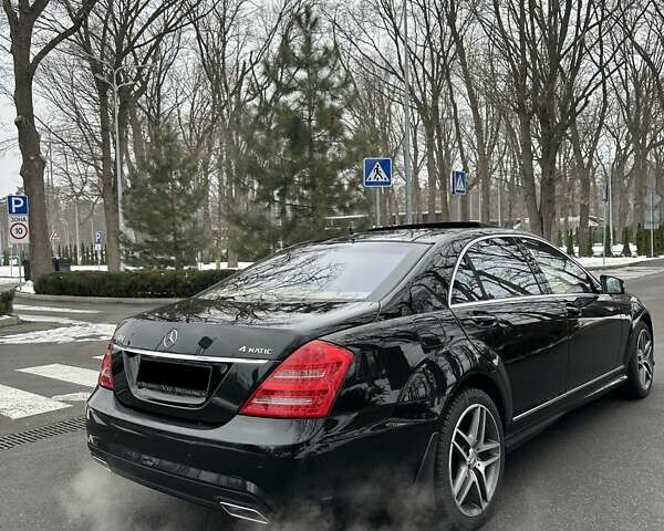 Черный Мерседес С Класс, объемом двигателя 4.66 л и пробегом 170 тыс. км за 21900 $, фото 8 на Automoto.ua