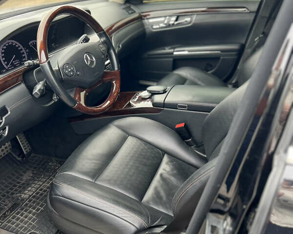 Мерседес С Класс 2012 в Черкассах на Automoto.ua Черный Мерседес С Класс, объемом двигателя 4.7 л и пробегом 150 тыс. км за 17500 $, фото 6 на Automoto.ua