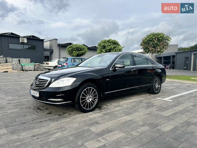 Черный Мерседес С Класс, объемом двигателя 3 л и пробегом 285 тыс. км за 18499 $, фото 2 на Automoto.ua