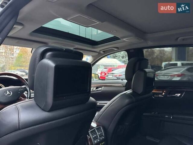 Черный Мерседес С Класс, объемом двигателя 4.7 л и пробегом 170 тыс. км за 13900 $, фото 11 на Automoto.ua