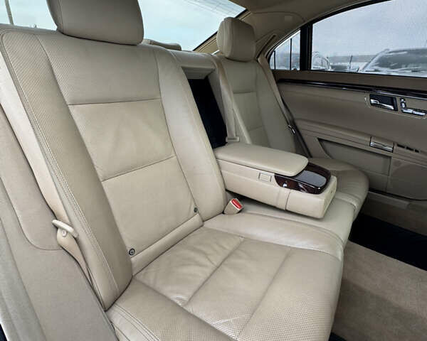 Черный Мерседес С Класс, объемом двигателя 4.7 л и пробегом 183 тыс. км за 21900 $, фото 42 на Automoto.ua