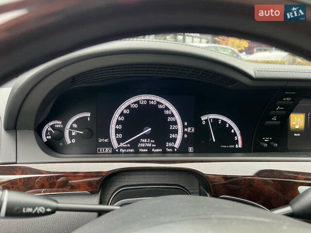 Чорний Мерседес С Клас, об'ємом двигуна 2.99 л та пробігом 258 тис. км за 18000 $, фото 25 на Automoto.ua