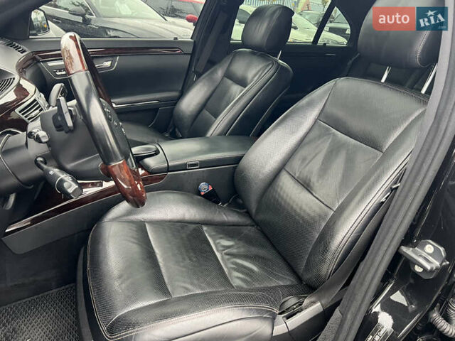 Чорний Мерседес С Клас, об'ємом двигуна 2.99 л та пробігом 258 тис. км за 18000 $, фото 18 на Automoto.ua